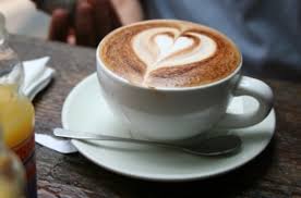 Egy friss kávé az álmos reggelekre! Nem csak az érzés kellemes, de egészséges is!