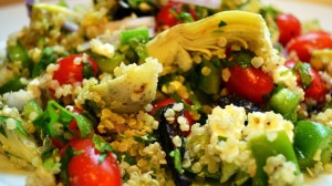 Grillezett csirke quinoás görög salátával