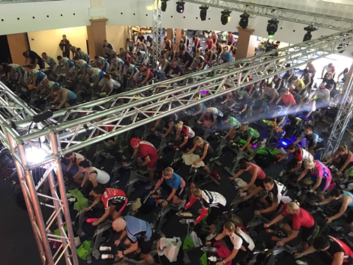 A FitBalance Magyarország fotója a 7 órás Spinning Maratonról