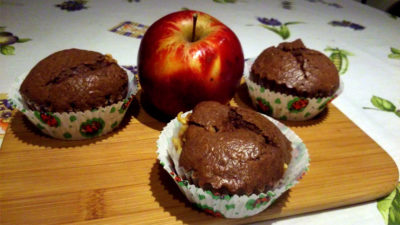 Proteines brownie-muffin almával