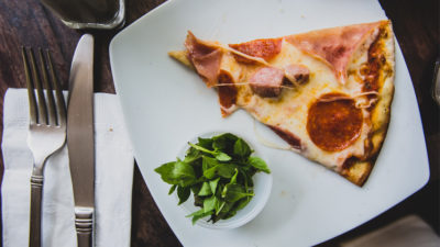 Itt a neked való diétás fehérjés pizza!