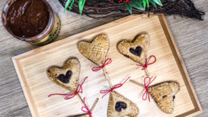 Csokis mogyikrémes Valentin napi süti szívek – cukor és fehérliszt nélkül!
