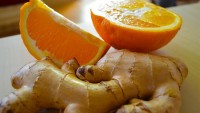Töltsd fel magad egy narancsos-gyömbéres vitaminkoktéllal!